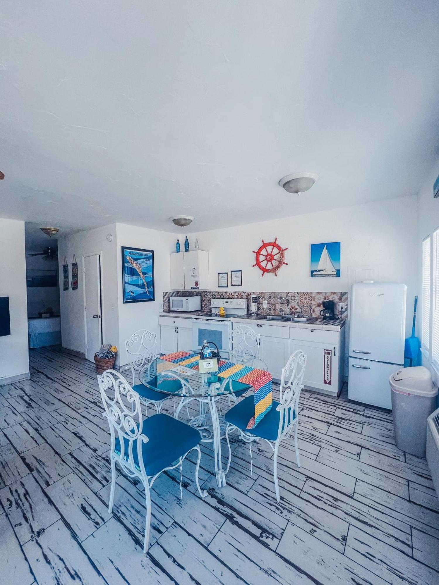 Playa Esmeralda One Bedroom Cottages Bradenton Beach Exterior photo