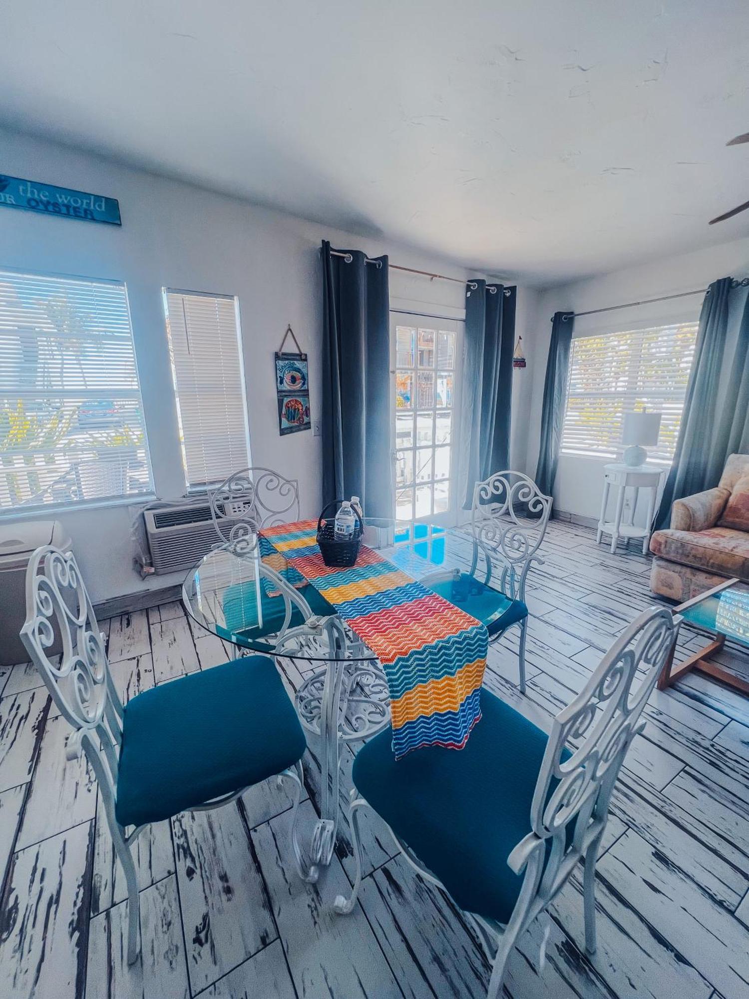 Playa Esmeralda One Bedroom Cottages Bradenton Beach Exterior photo